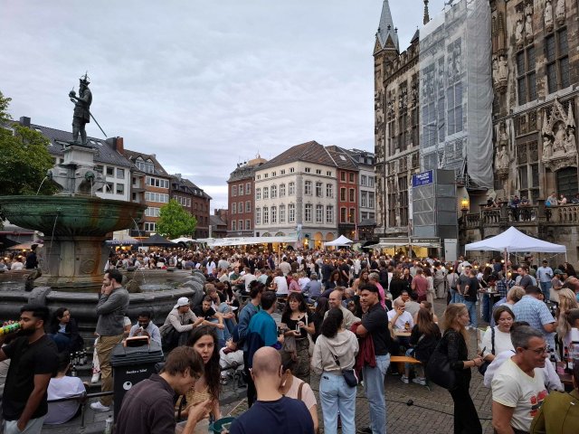 „Spät am Markt“