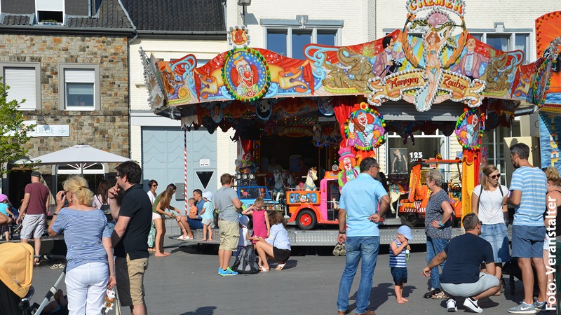 „Brander Herbstkirmes“. Mit verkaufsoffenem Sonntag.