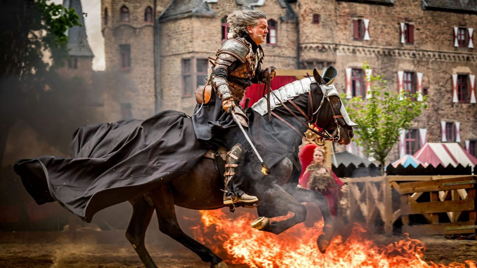 Ritterfestspiele auf Burg Satzvey.
